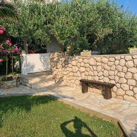 פג Apartments Ivo מראה חיצוני תמונה