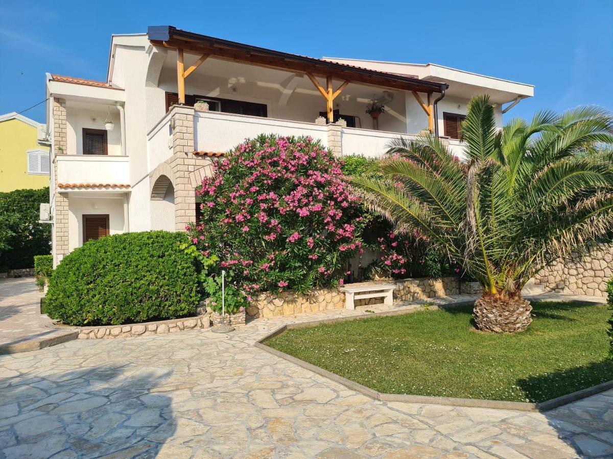 פג Apartments Ivo מראה חיצוני תמונה