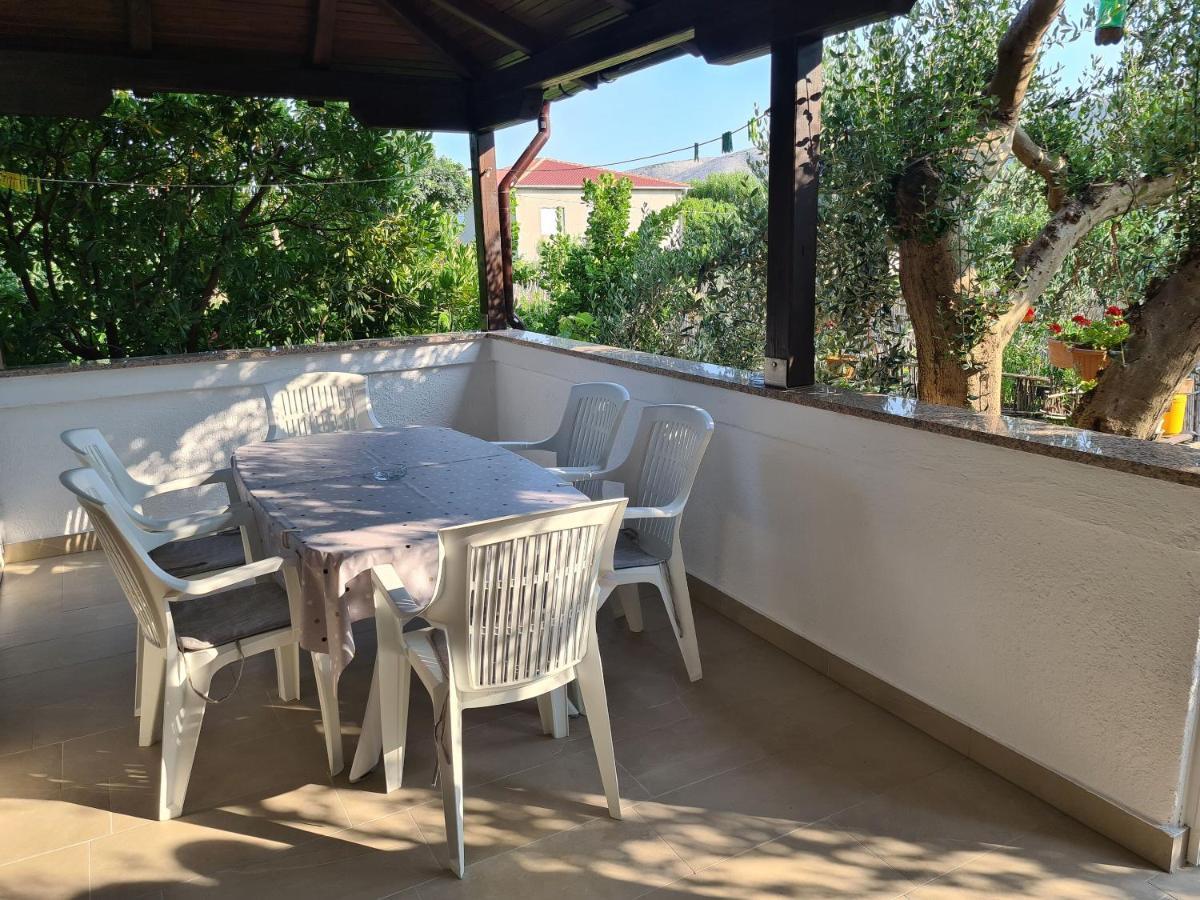 פג Apartments Ivo מראה חיצוני תמונה