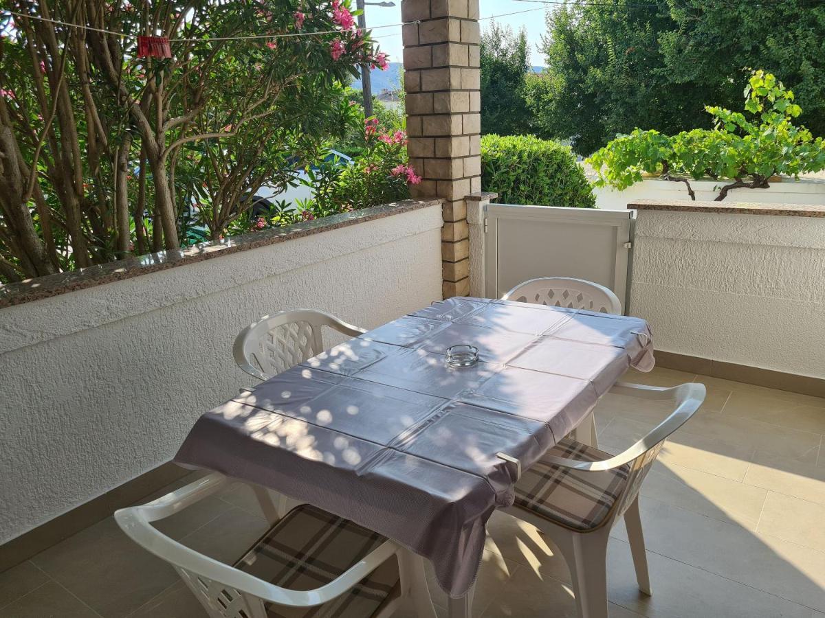 פג Apartments Ivo מראה חיצוני תמונה