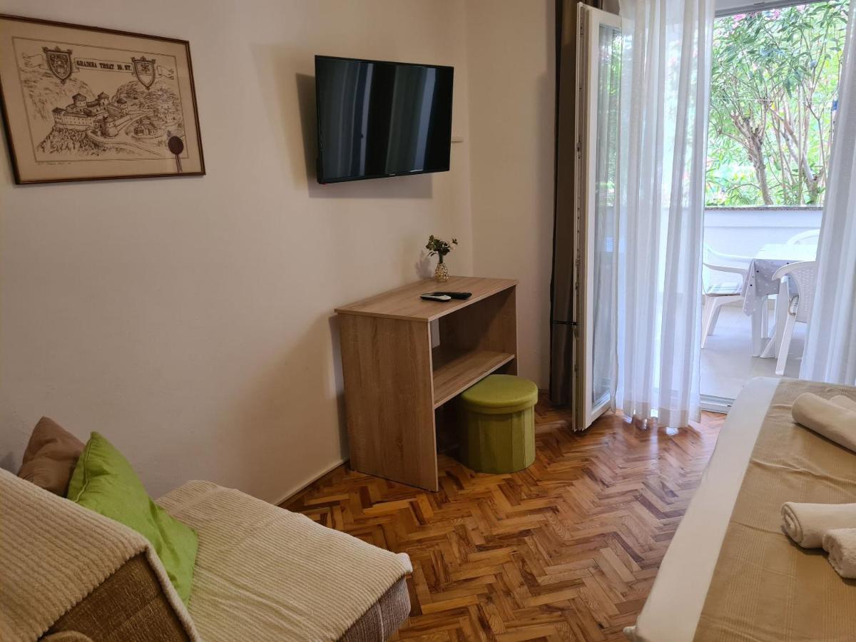 פג Apartments Ivo מראה חיצוני תמונה