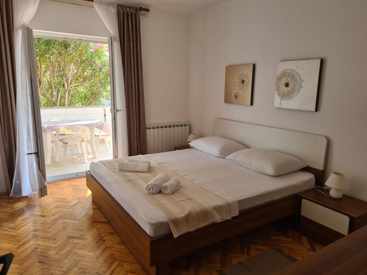 פג Apartments Ivo מראה חיצוני תמונה