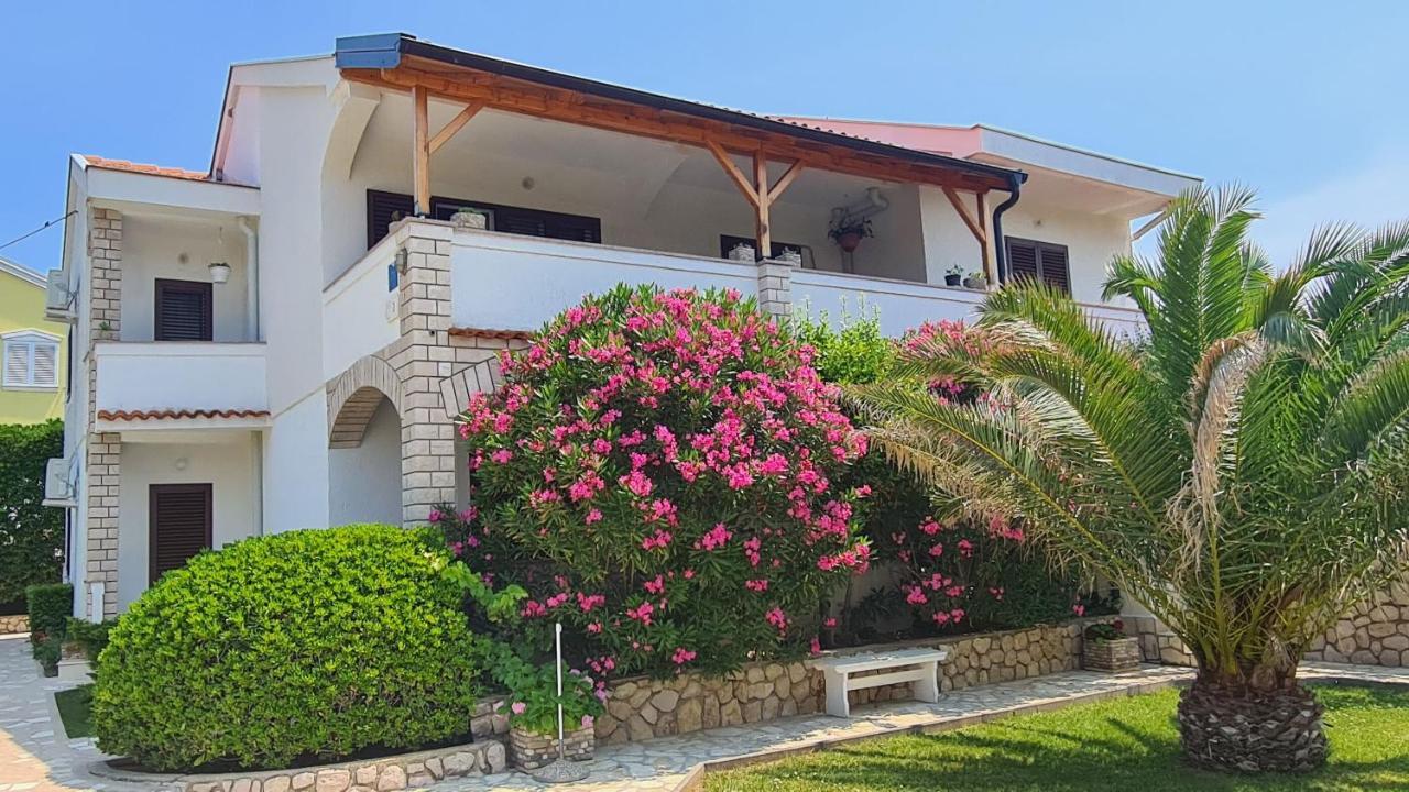 פג Apartments Ivo מראה חיצוני תמונה