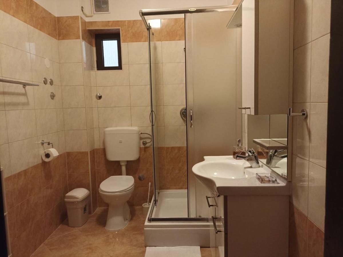 פג Apartments Ivo מראה חיצוני תמונה