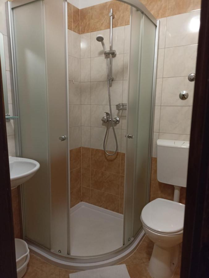 פג Apartments Ivo מראה חיצוני תמונה