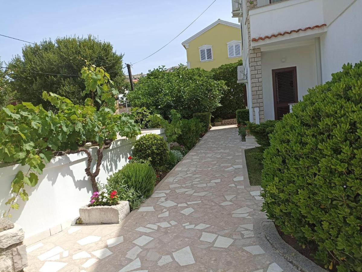 פג Apartments Ivo מראה חיצוני תמונה